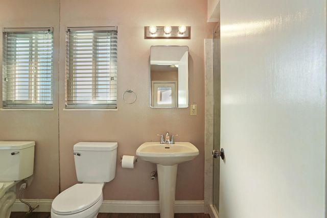 8402 Roxburgh Way, Stockton, CA 95209