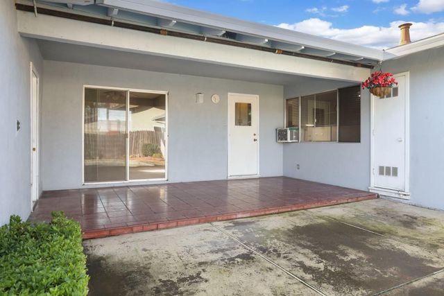 8402 Roxburgh Way, Stockton, CA 95209