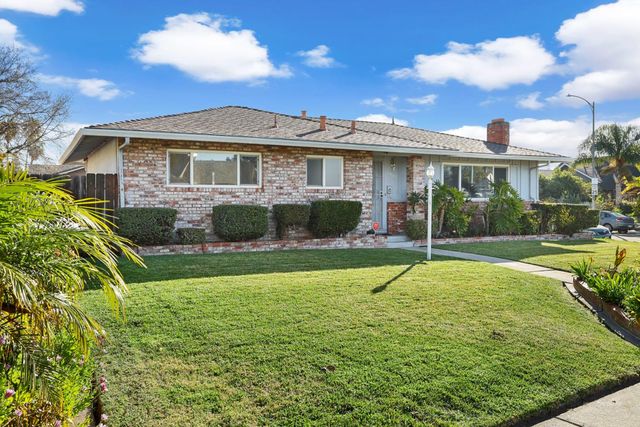 8402 Roxburgh Way, Stockton, CA 95209