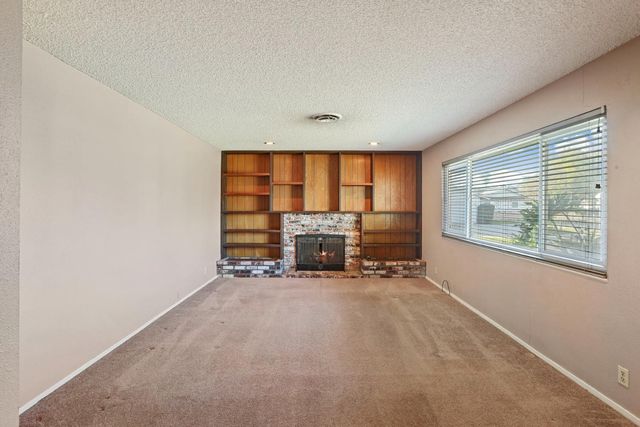 8402 Roxburgh Way, Stockton, CA 95209