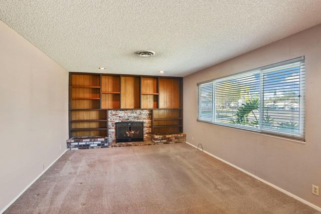 8402 Roxburgh Way, Stockton, CA 95209