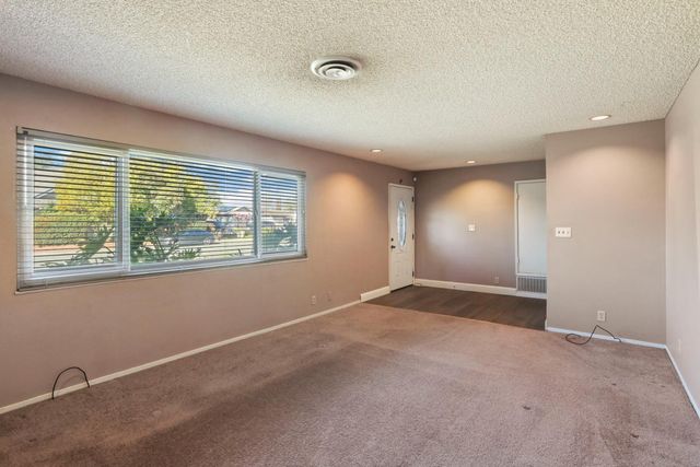 8402 Roxburgh Way, Stockton, CA 95209