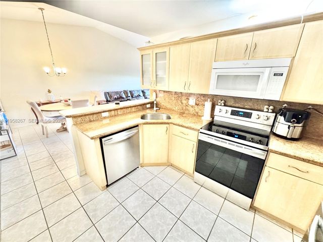 11257 SW 17th Ct, Miramar, FL 33025