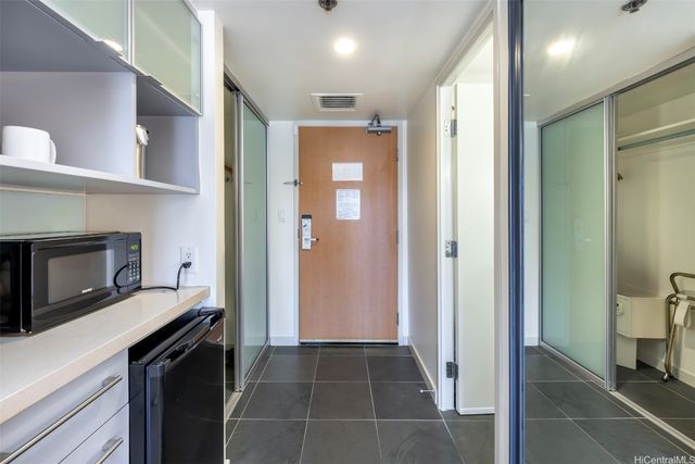 410 Atkinson Drive 2721, Honolulu, HI 96814