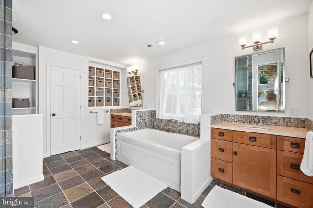 2504 TURBRIDGE LN, Alexandria, VA 22308