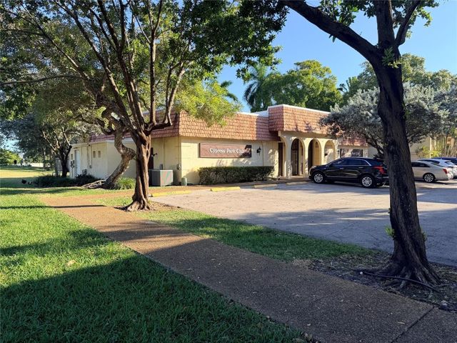 136 S Cypress Road 317, Pompano Beach, FL 33060