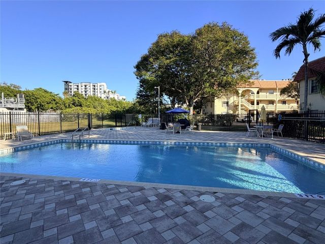 136 S Cypress Road 317, Pompano Beach, FL 33060