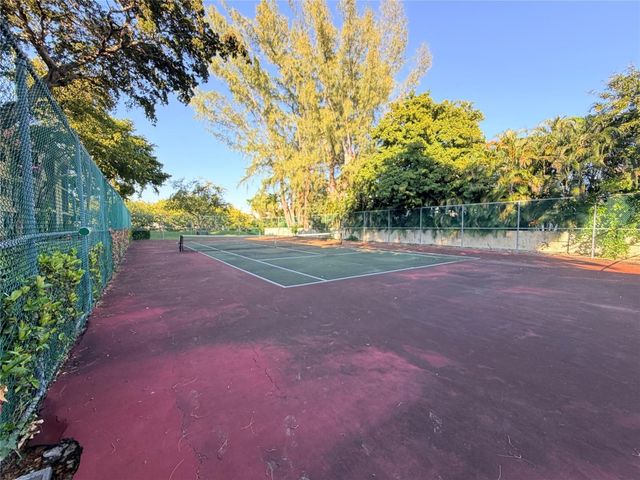 136 S Cypress Road 317, Pompano Beach, FL 33060