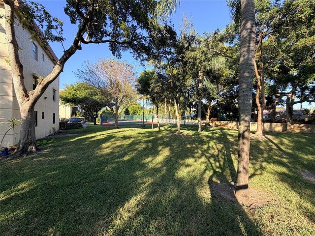 136 S Cypress Road 317, Pompano Beach, FL 33060