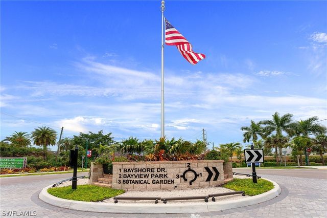 2778 Shoreview DR, Naples, FL 34112