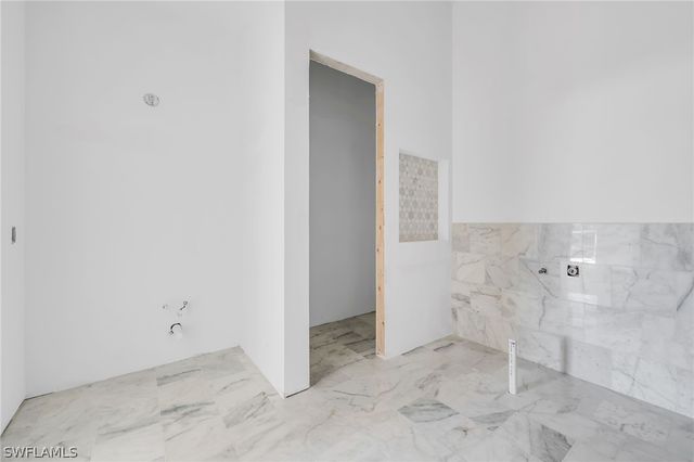 2778 Shoreview DR, Naples, FL 34112