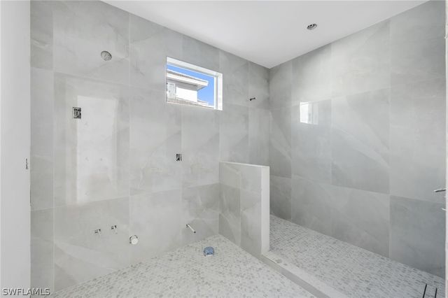 2778 Shoreview DR, Naples, FL 34112