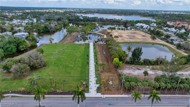 2778 Shoreview DR, Naples, FL 34112