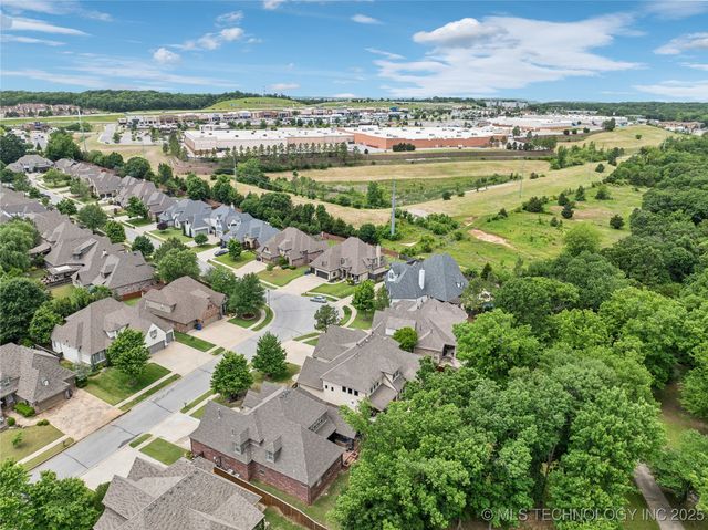 7711 S Galveston Avenue, Tulsa, OK 74132