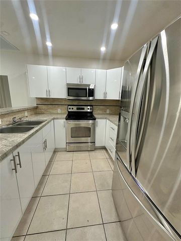 4111 SW 33rd St A, West Park, FL 33023