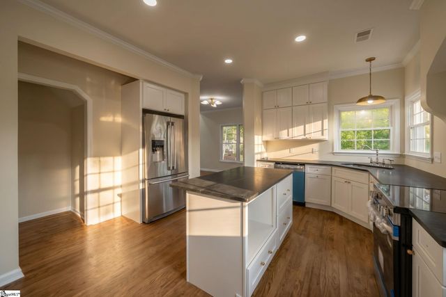 6 Moss Spring Court, Simpsonville, SC 29680