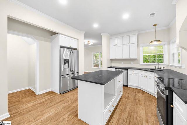6 Moss Spring Court, Simpsonville, SC 29680