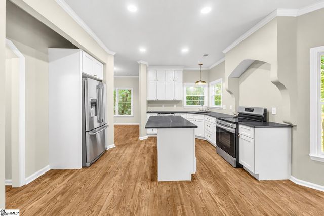 6 Moss Spring Court, Simpsonville, SC 29680