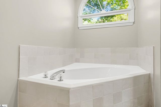 6 Moss Spring Court, Simpsonville, SC 29680