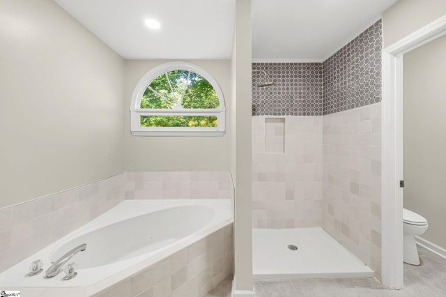 6 Moss Spring Court, Simpsonville, SC 29680
