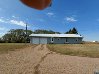 47165 273 St Street, Harrisburg, SD 57032