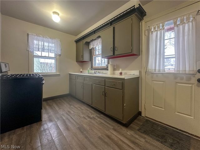 1575 Maplewood Street NE, Warren, OH 44483