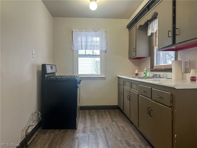 1575 Maplewood Street NE, Warren, OH 44483