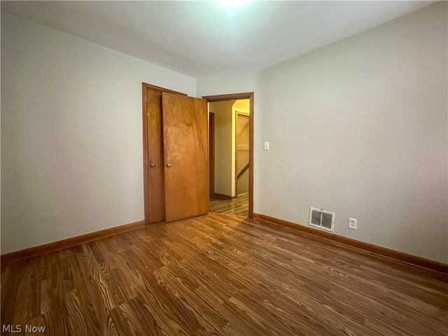 1575 Maplewood Street NE, Warren, OH 44483