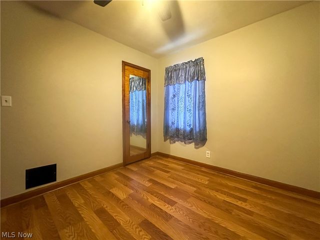 1575 Maplewood Street NE, Warren, OH 44483