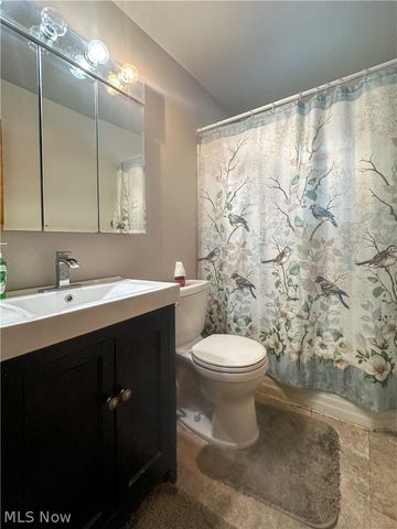 1575 Maplewood Street NE, Warren, OH 44483