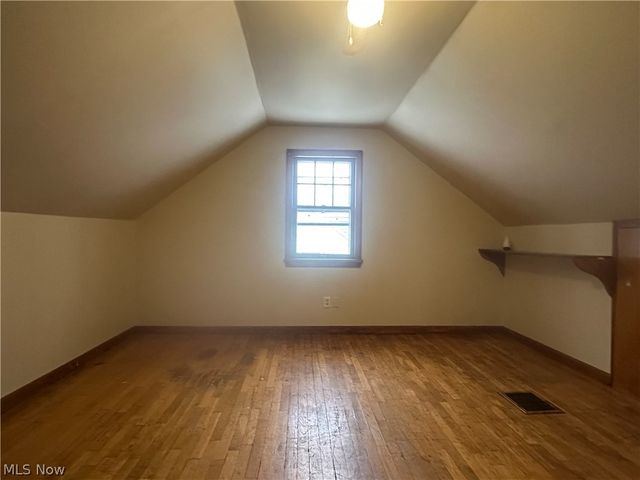 1575 Maplewood Street NE, Warren, OH 44483