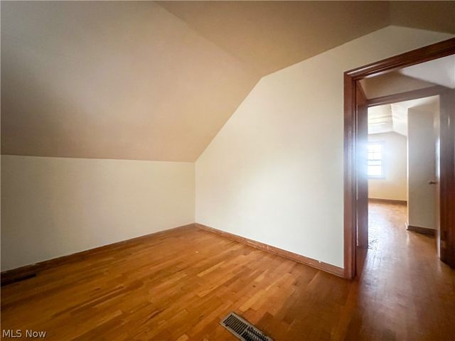 1575 Maplewood Street NE, Warren, OH 44483