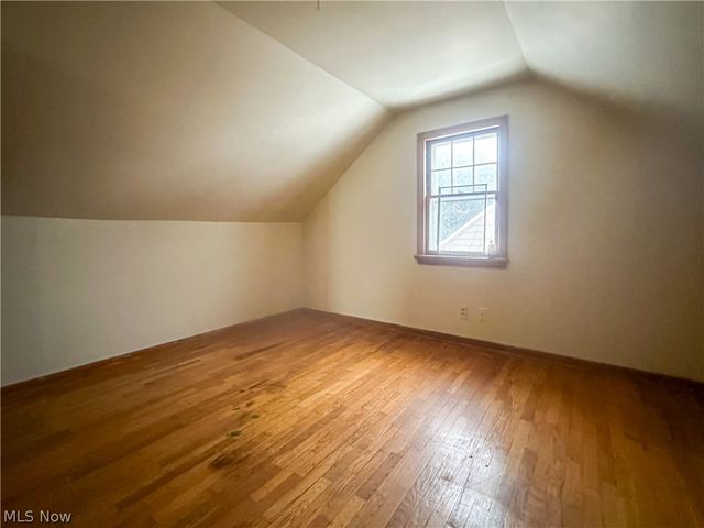 1575 Maplewood Street NE, Warren, OH 44483