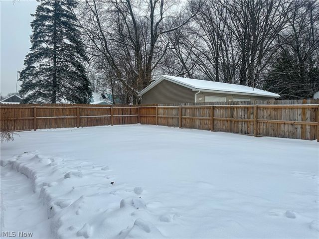 1575 Maplewood Street NE, Warren, OH 44483