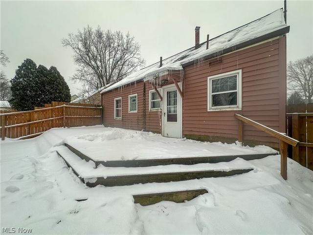 1575 Maplewood Street NE, Warren, OH 44483