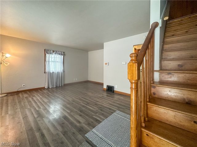 1575 Maplewood Street NE, Warren, OH 44483