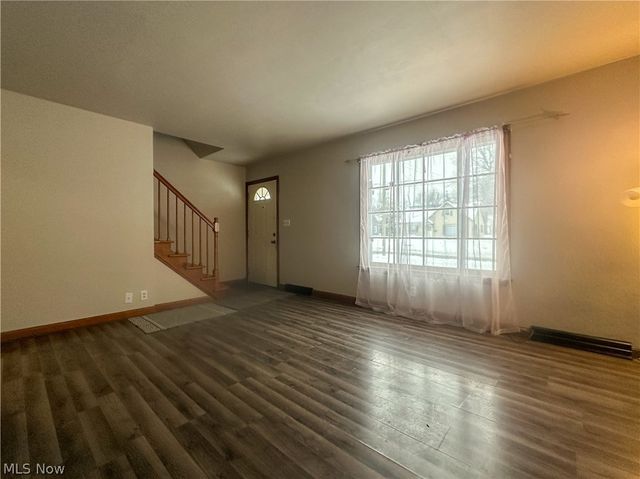 1575 Maplewood Street NE, Warren, OH 44483