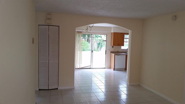 460 Fleming Avenue, Lake Worth, FL 33467
