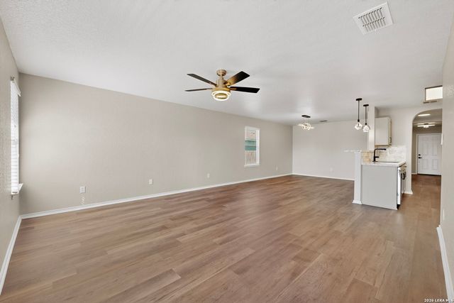 2614 Brighton Park, Converse, TX 78109