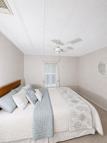 201 N FIJI CIRCLE, Englewood, FL 34223