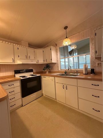 201 N FIJI CIRCLE, Englewood, FL 34223