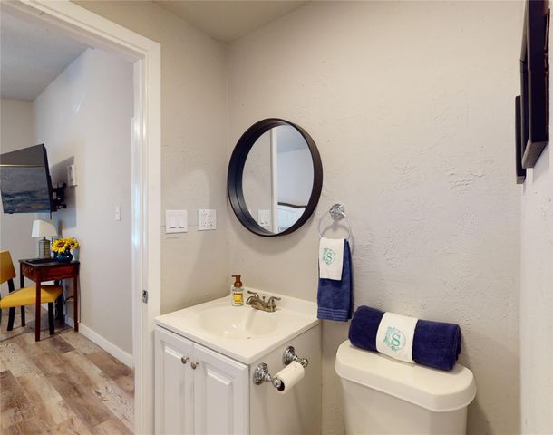 4507 W Bayshore Drive, Bacliff, TX 77518