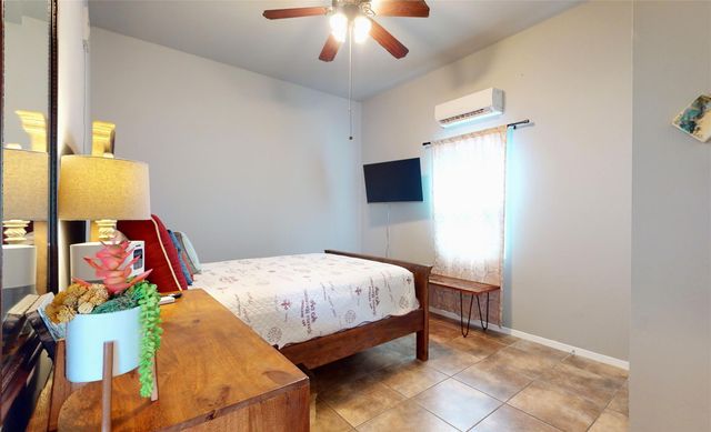 4507 W Bayshore Drive, Bacliff, TX 77518