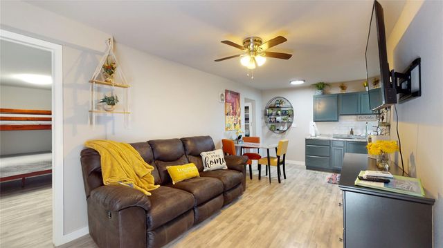 4507 W Bayshore Drive, Bacliff, TX 77518