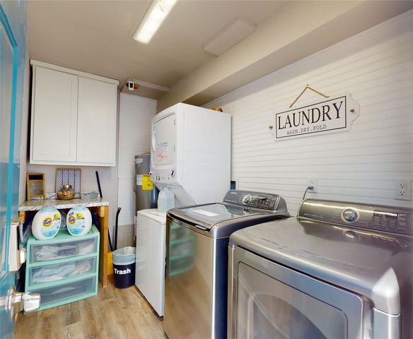 4507 W Bayshore Drive, Bacliff, TX 77518