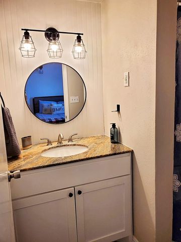 4507 W Bayshore Drive, Bacliff, TX 77518