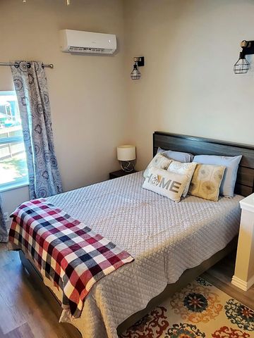 4507 W Bayshore Drive, Bacliff, TX 77518