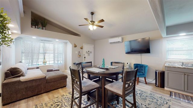 4507 W Bayshore Drive, Bacliff, TX 77518