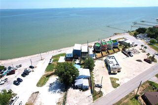 4507 W Bayshore Drive, Bacliff, TX 77518