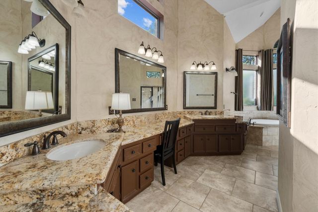 11823 Parkriver Drive, Houston, TX 77070